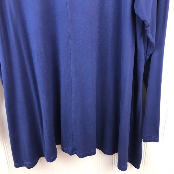 Cable & Gauge Plus Size Flowy Tunic Top - 2X, Scoop Neck Royal Blue Long Sleeves - Picture 8 of 10